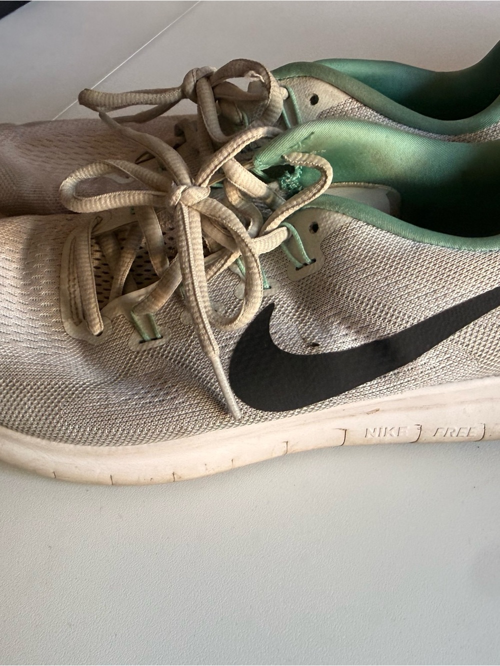 Nike Men’s Running Shoes - Cream Upper with Teal Interior and Black Swoosh